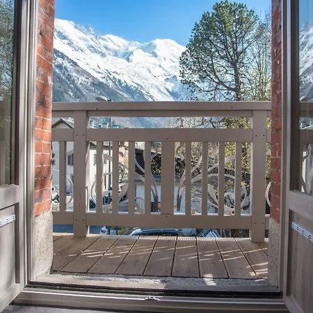 Aiguille Verte & Hotel